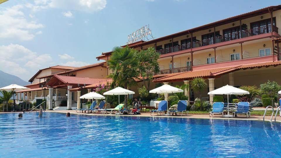 Famissi Eden Hotel Kalambaka Exterior photo